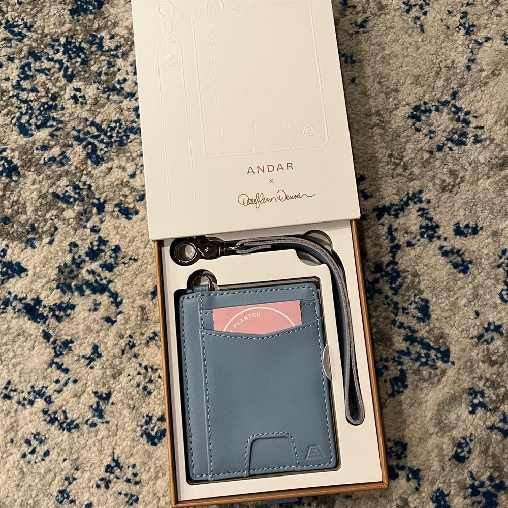 Andar Denner Wallet/Wristlet in Car Mom Blue New in Box NWT